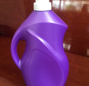 Chai nhựa tím